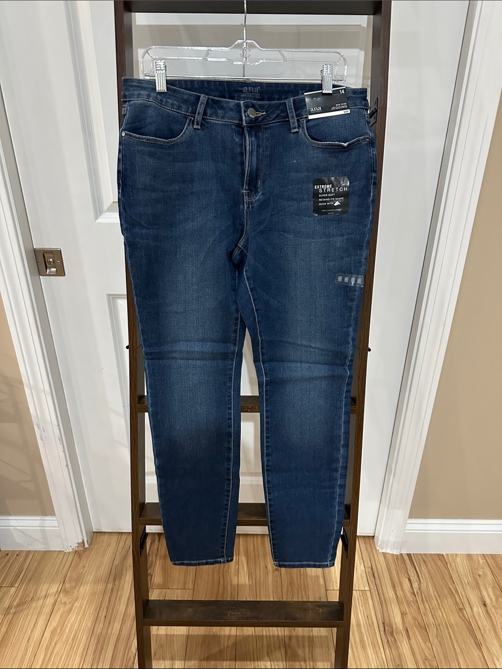 a.n.a Women's Slim Stretch Jeans in True Indigo Wash